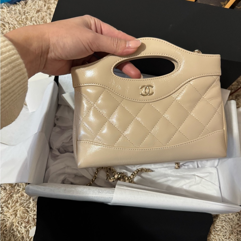 Chanel phone holder - Picture 2 of 5